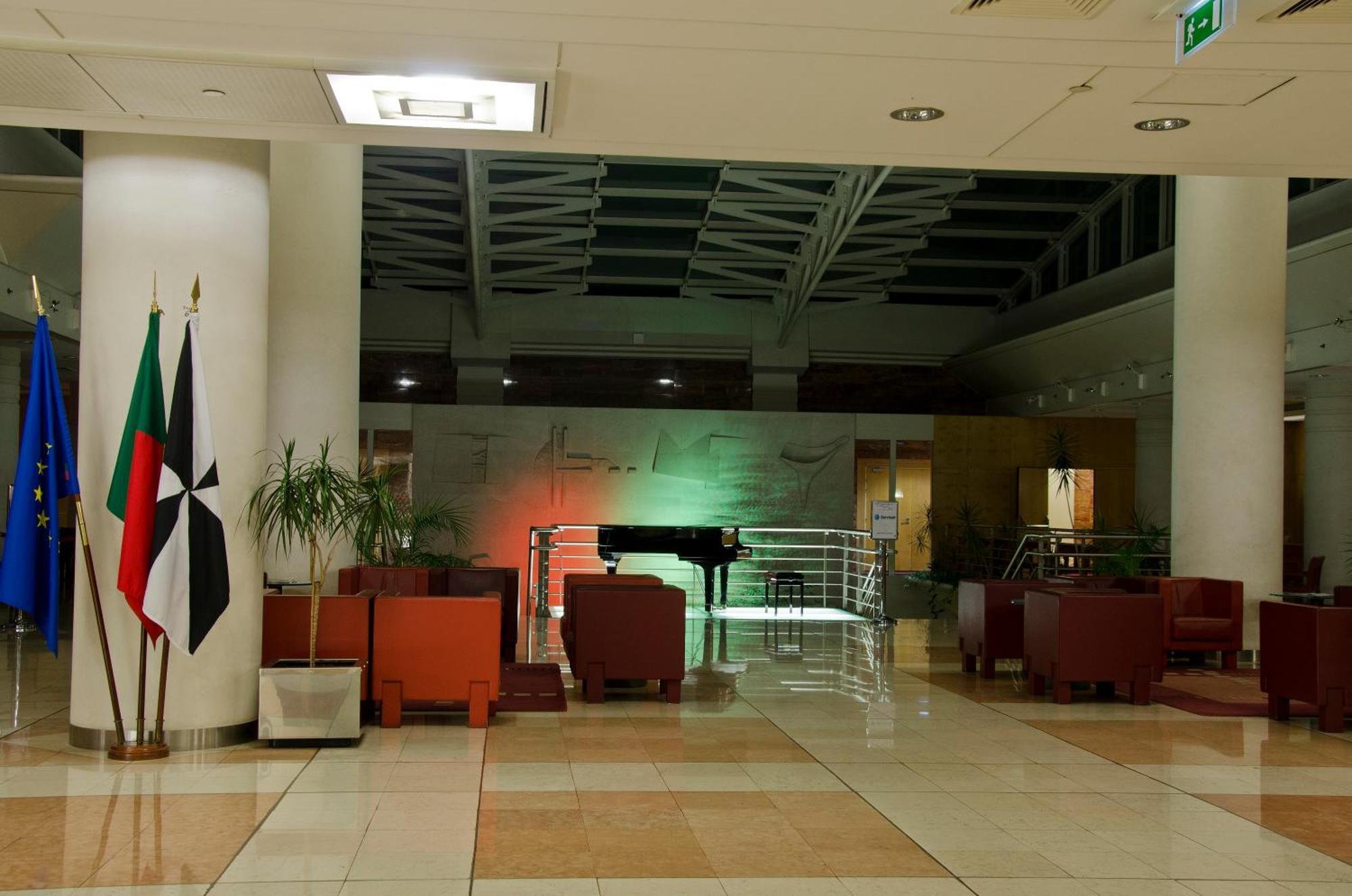 วีไอพี เอ็กเซกคิวทีฟ เอนเตรกัมโปส - โฮเต็ล แอนด์ คอนเฟอเรนซ์ Hotel ลิสบอน ภายนอก รูปภาพ