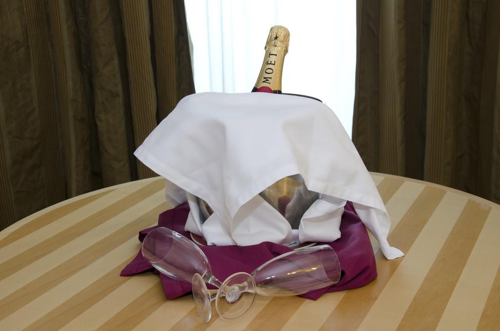 วีไอพี เอ็กเซกคิวทีฟ เอนเตรกัมโปส - โฮเต็ล แอนด์ คอนเฟอเรนซ์ Hotel ลิสบอน ภายนอก รูปภาพ