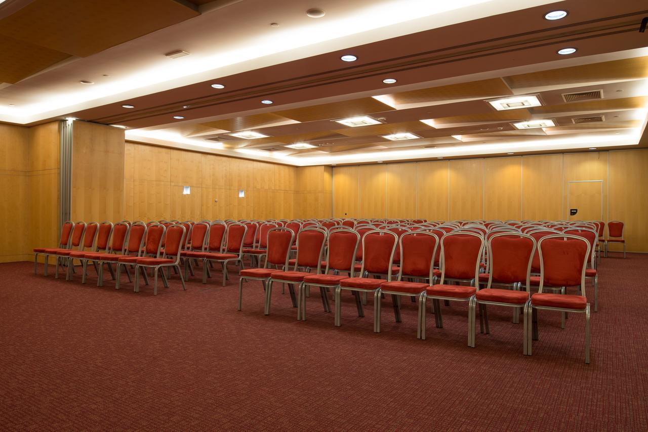 วีไอพี เอ็กเซกคิวทีฟ เอนเตรกัมโปส - โฮเต็ล แอนด์ คอนเฟอเรนซ์ Hotel ลิสบอน ภายนอก รูปภาพ