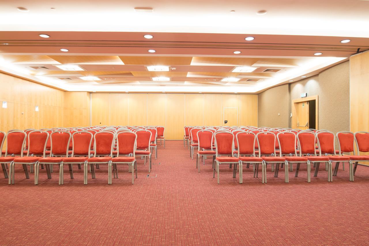 วีไอพี เอ็กเซกคิวทีฟ เอนเตรกัมโปส - โฮเต็ล แอนด์ คอนเฟอเรนซ์ Hotel ลิสบอน ภายนอก รูปภาพ